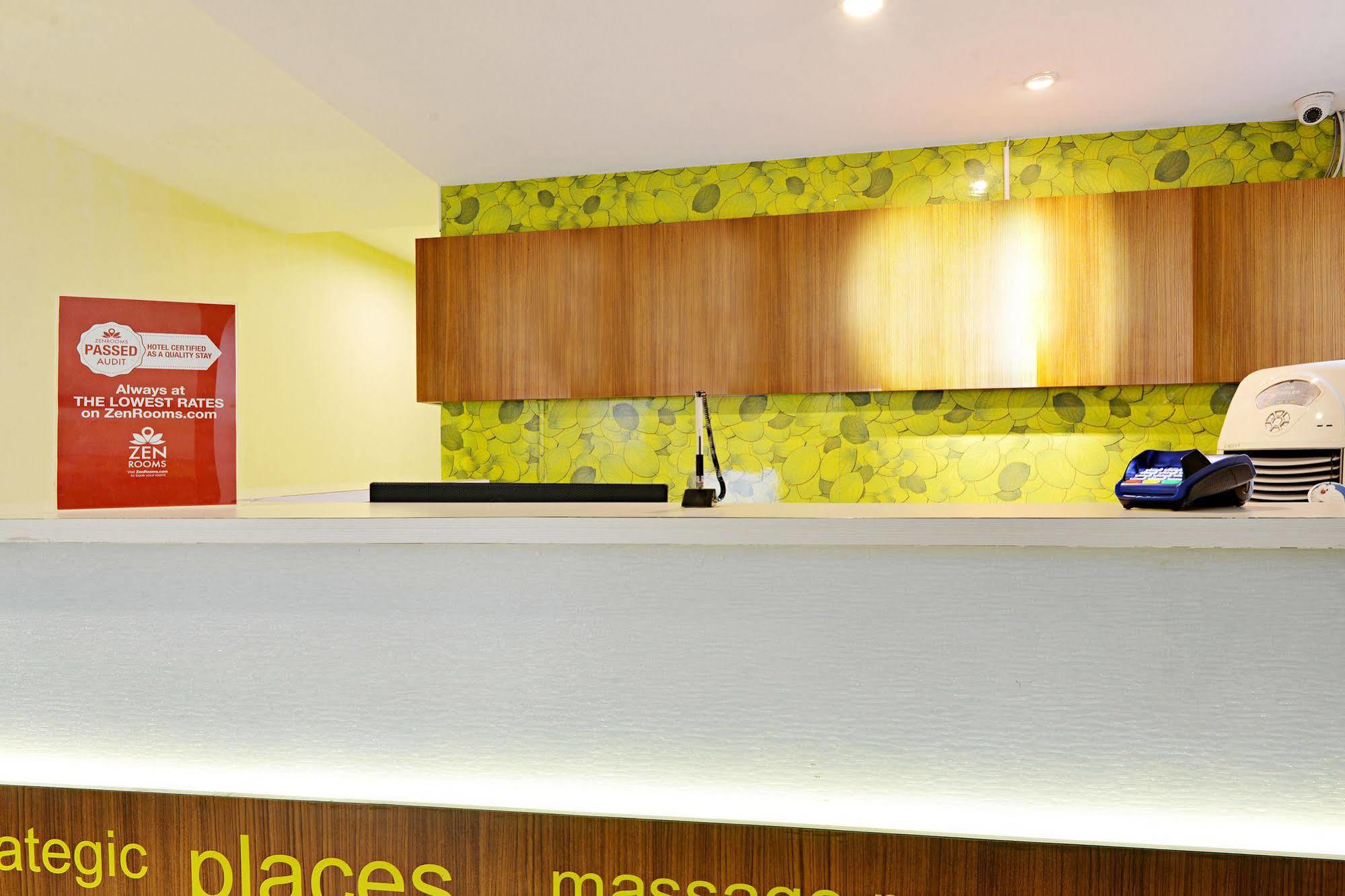 Zen Rooms Basic Tangerang Aeropolis Exterior photo